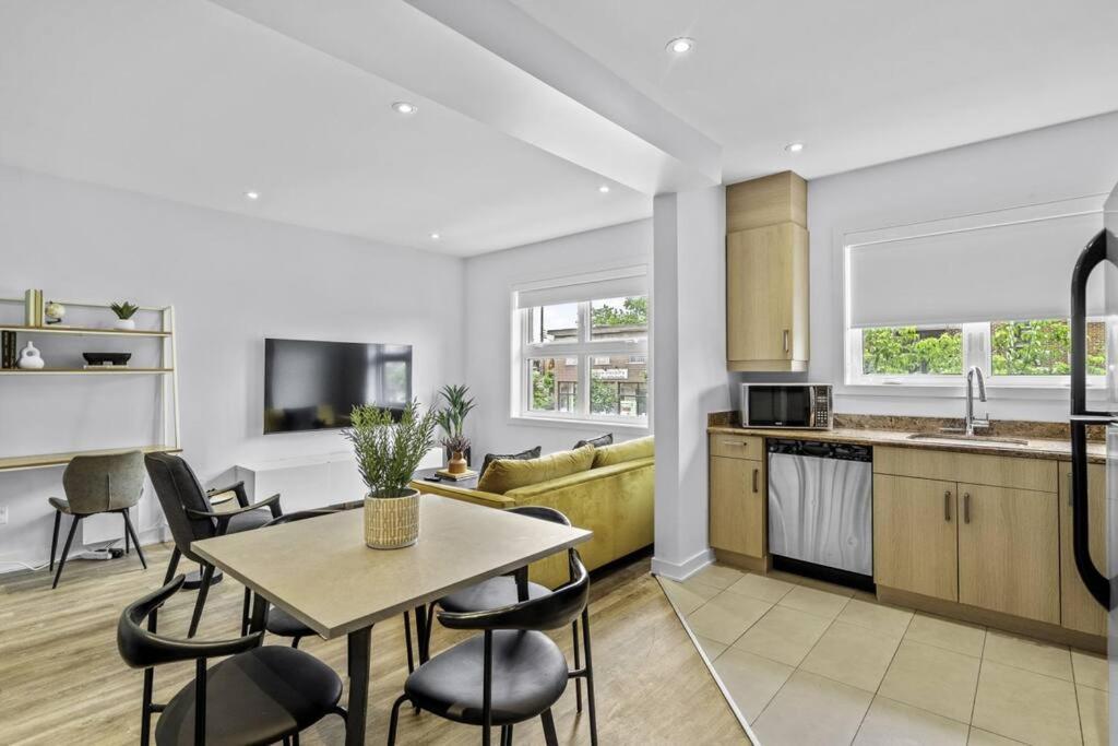 מונטריאול Stylish 2 Bedroom Haven By Jean Talon Market מראה חיצוני תמונה